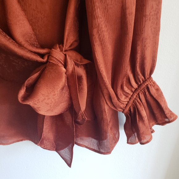 Additionelle Silky Jacquard Tie Front Wrap Top - Picture 8 of 11